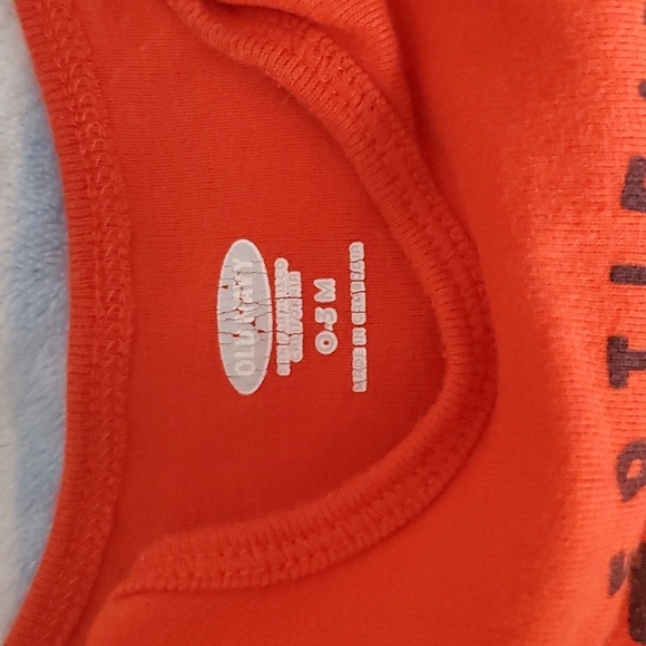 Old navy 0-3 certified hunk diaper shirt - Picture 2 of 3